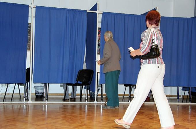 Jelgavā policija izvērtē divus vēlēšanu noteikumu iespējamos pārkāpumus