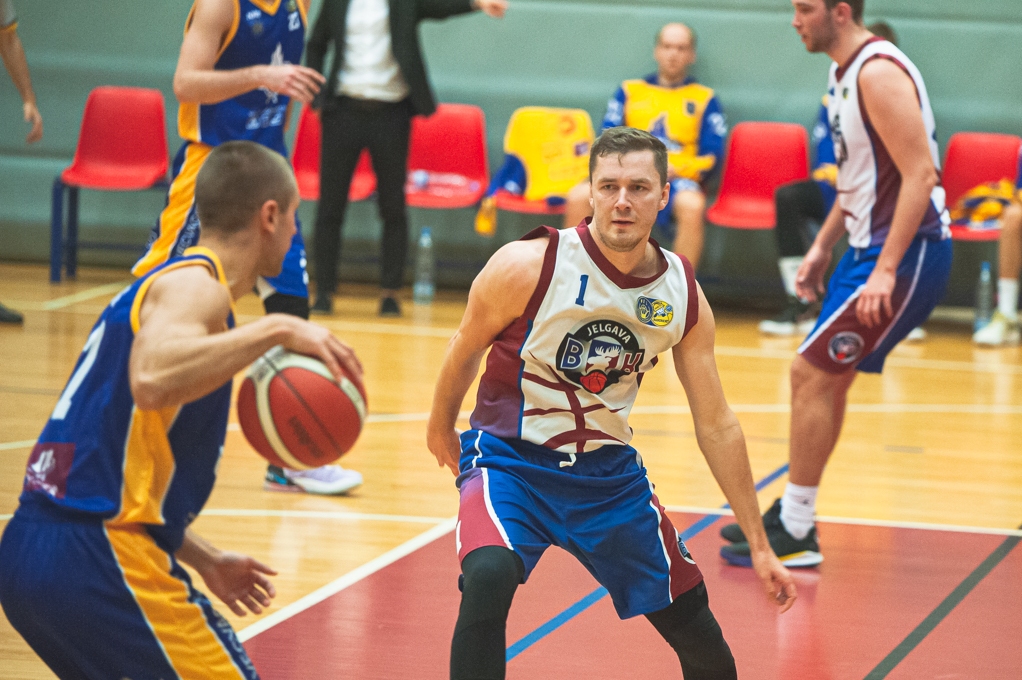 “Jelgavas” basketbolistus pieviļ metienu precizitāte (FOTO)